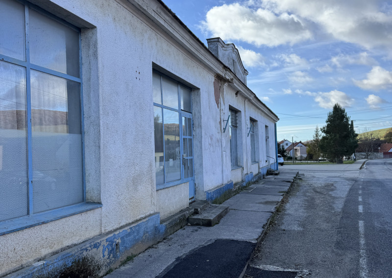 PREDAJ komerčný objekt Vrbovce - fotografia 2